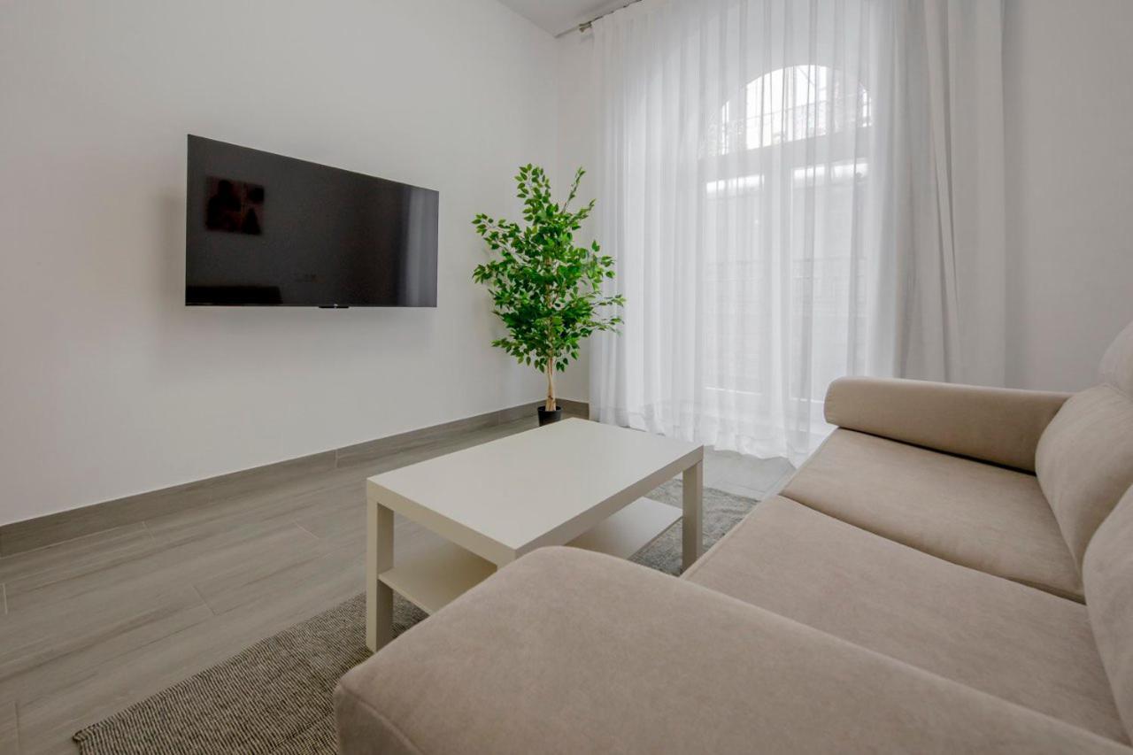 Suara Apartamentos 1 Madrid Dış mekan fotoğraf